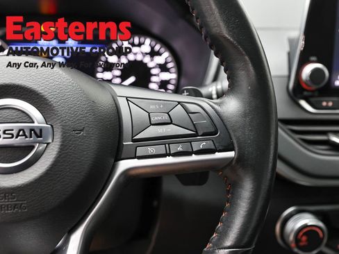 Used 2022 Nissan Altima 2.5 SR AWD/4WD image 16