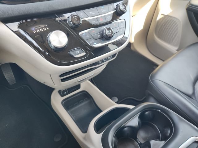 Used 2023 Chrysler Pacifica Touring-L FWD image 21