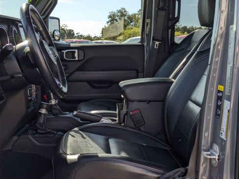 Used 2021 Jeep Wrangler Unlimited Sahara image 20