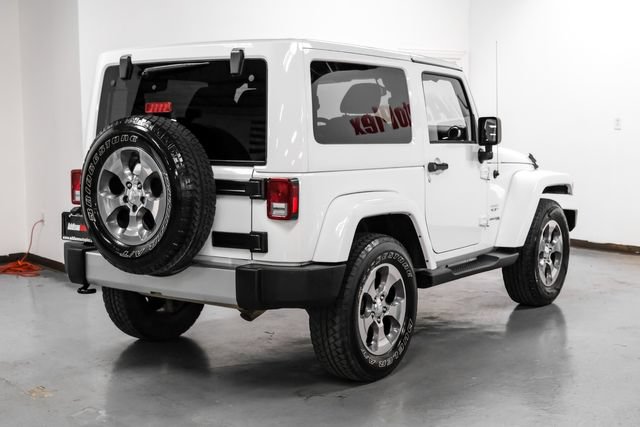 Used 2018 Jeep Wrangler Sahara w/ Connectivity Group AWD/4WD image 9