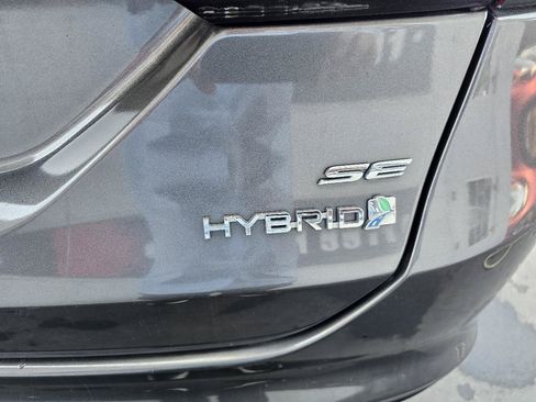 Used 2018 Ford Fusion SE FWD image 16