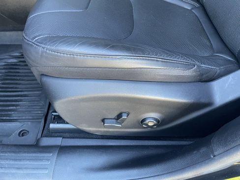 Used 2021 Jeep Cherokee Latitude Lux w/ Mopar Interior Package image 11