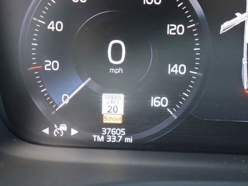 Used 2021 Volvo V60 T5 Cross Country w/ Protection Package image 30