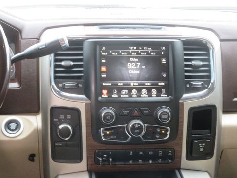 Used 2017 RAM 2500 Laramie w/ Convenience Group AWD/4WD image 43
