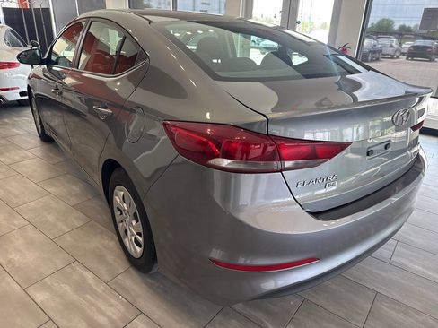 Used 2018 Hyundai Elantra SE image 10