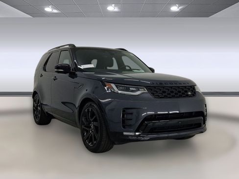 Used 2025 Land Rover Discovery Dynamic SE image 7