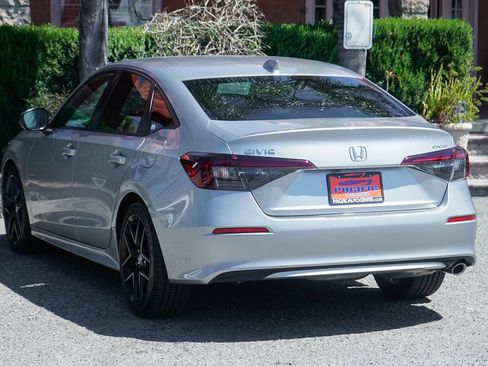 Used 2025 Honda Civic Sport image 6