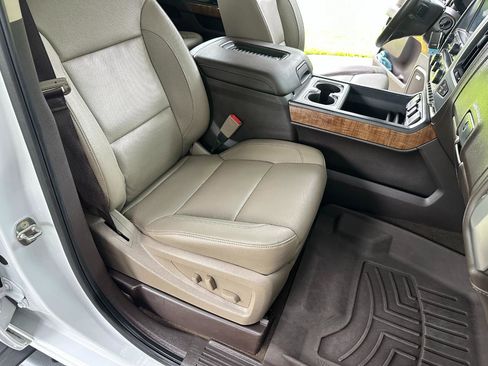 Used 2018 GMC Sierra 2500 SLT w/ Duramax Plus Package AWD/4WD image 27