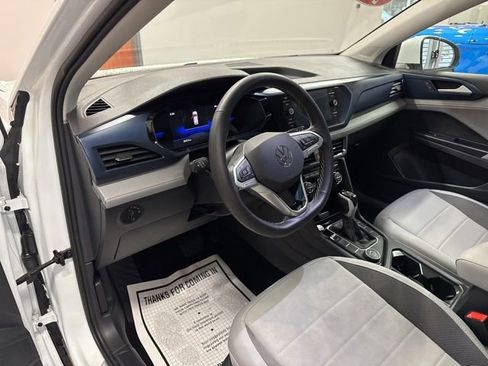 Used 2024 Volkswagen Taos SE image 22