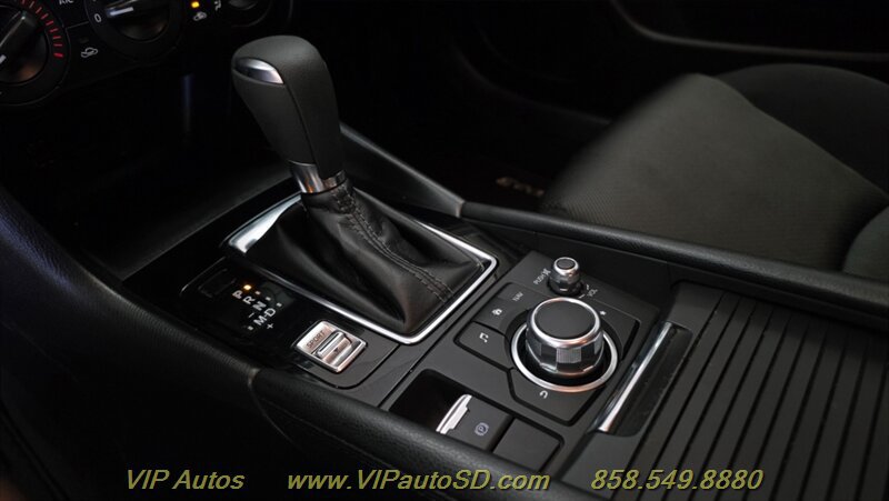 Used 2018 MAZDA MAZDA3 Sport FWD image 20