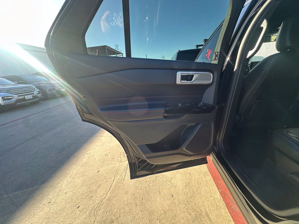 Used 2023 Ford Explorer ST-Line w/ Class IV Trailer Tow Package RWD image 11