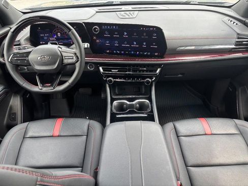 Used 2026 Chevrolet Traverse RS w/ LPO, Floor Liner Package FWD image 14