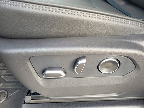 New 2026 GMC Yukon XL Denali image 5