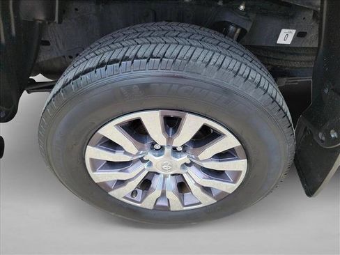 Used 2022 Toyota Tacoma Limited RWD image 12