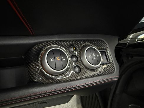 Used 2016 McLaren 650S Spider RWD image 19