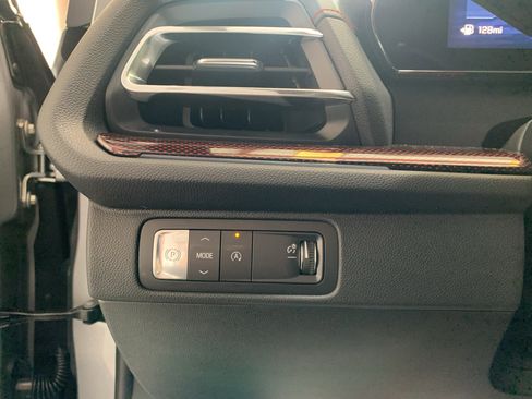 New 2026 Chevrolet Traverse RS w/ LPO, Floor Liner Package FWD image 32