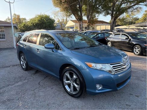 Used 2011 Toyota Venza AWD image 3