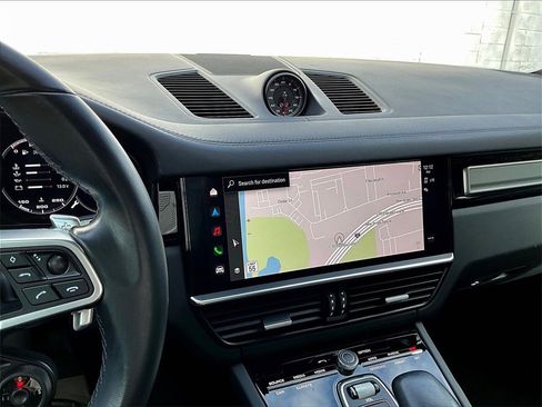 Certified 2022 Porsche Cayenne GTS image 10