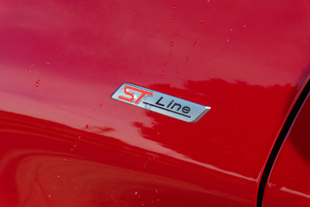Used 2023 Ford Explorer ST-Line w/ Class IV Trailer Tow Package RWD image 3