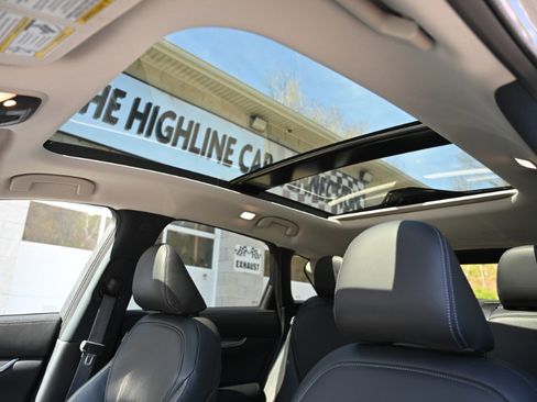 Used 2023 INFINITI QX50 Luxe AWD/4WD image 2