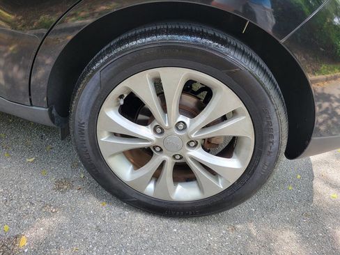 Used 2016 Kia Soul + FWD image 13