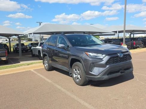 Used 2024 Toyota RAV4 XLE w/ Convenience Package image 4