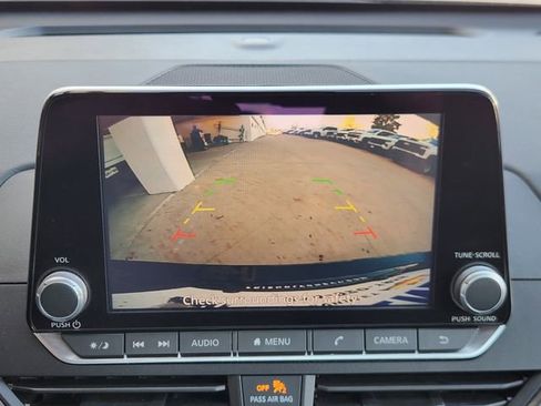 Used 2024 Nissan Altima 2.5 SV image 15