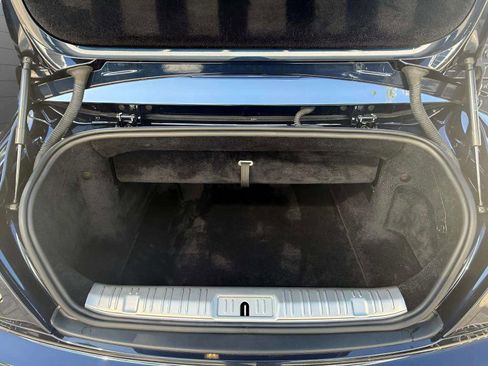 Used 2018 Rolls-Royce Dawn RWD image 23
