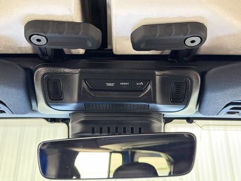 Used 2024 Jeep Wrangler Unlimited Sahara w/ Technology Group AWD/4WD image 46