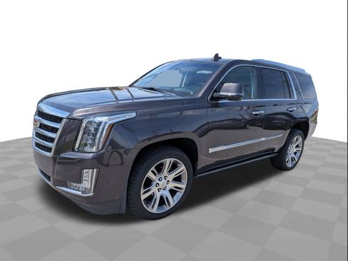 Used 2018 Cadillac Escalade Premium Luxury AWD/4WD image 8