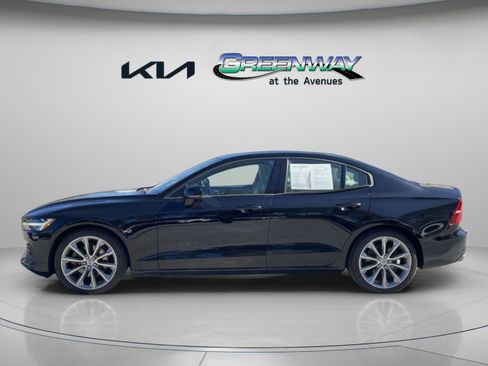 Used 2021 Volvo S60 T5 Momentum w/ Protection Package Premier image 2
