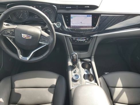 Certified 2024 Cadillac XT6 Premium Luxury w/ Technology Package AWD/4WD image 30