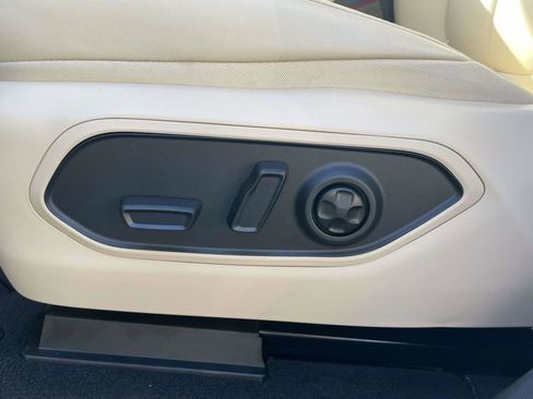 New 2025 Jeep Grand Cherokee L Limited w/ Black Appearance Package image 24