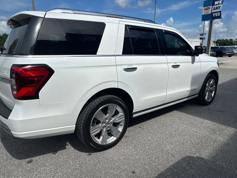 Used 2023 Ford Expedition Platinum AWD/4WD image 5
