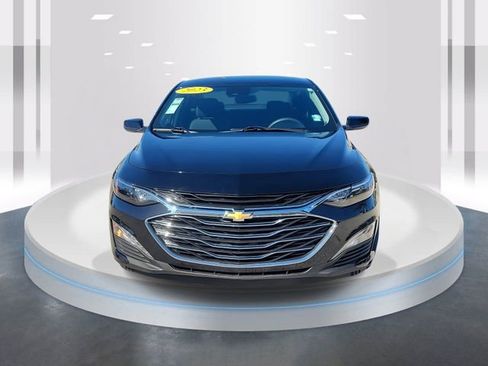Used 2025 Chevrolet Malibu LT image 2
