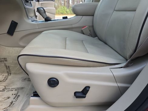 Used 2018 Jeep Grand Cherokee Overland image 30