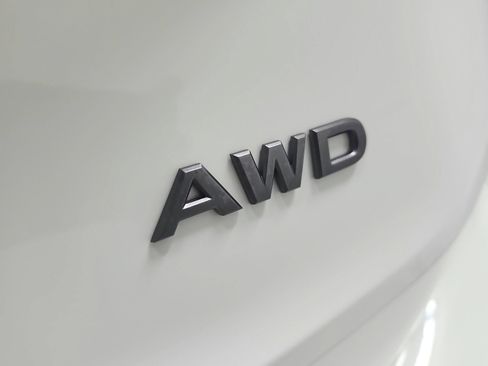 Used 2024 Nissan Rogue S AWD/4WD image 44