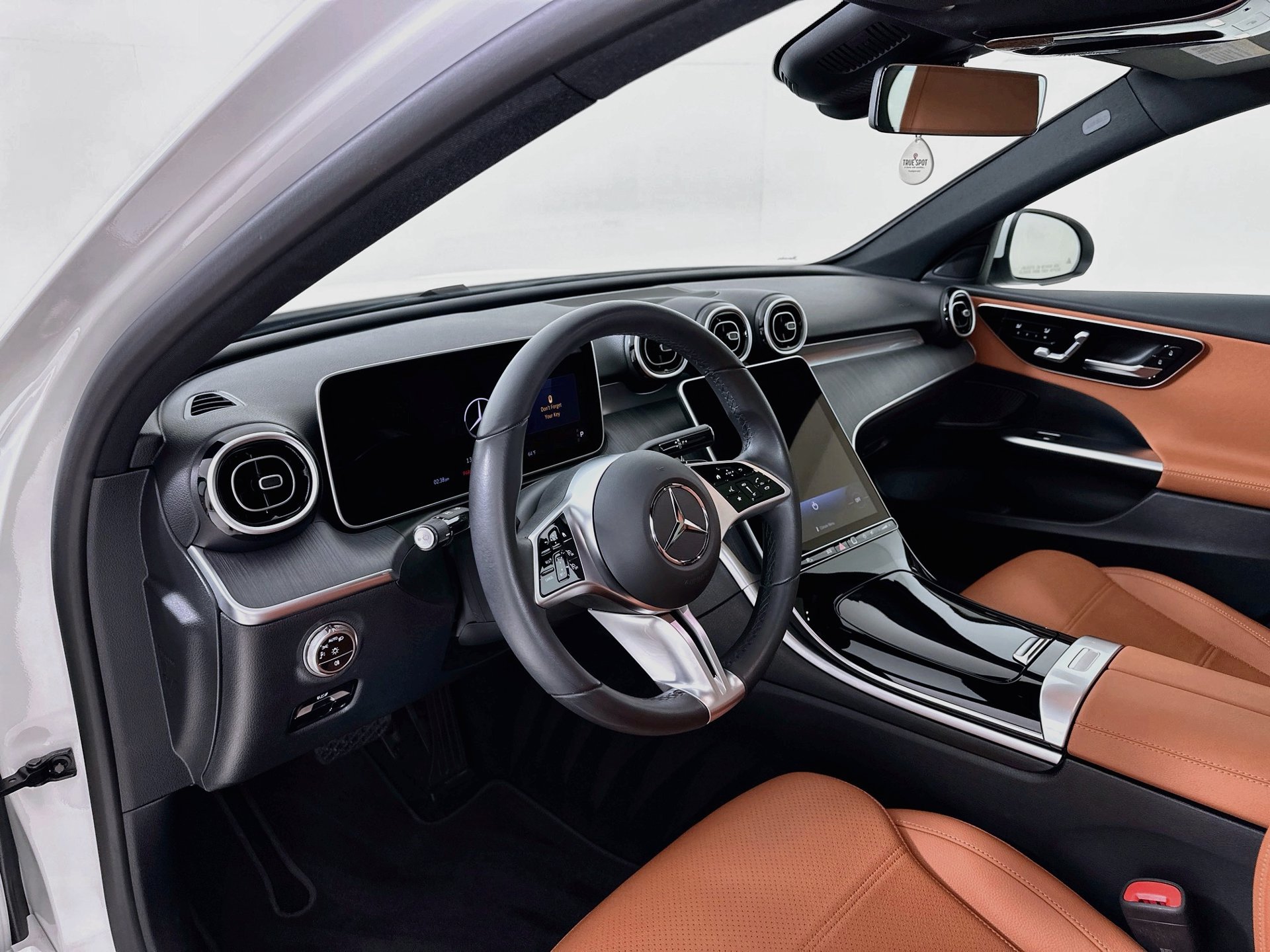 Used 2025 Mercedes-Benz C 300 Sedan image 10