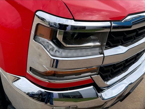 Used 2019 Chevrolet Silverado 1500 LT w/ Texas Edition AWD/4WD image 27