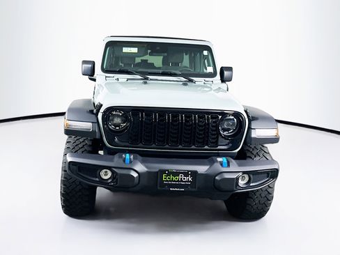 Used 2024 Jeep Wrangler Willys image 2