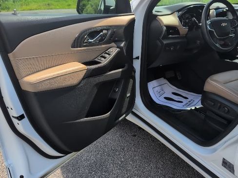 Certified 2023 Chevrolet Traverse Premier w/ LPO, Floor Liner Package AWD/4WD image 13