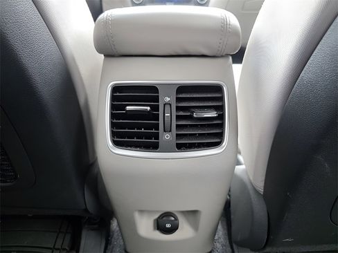 Used 2019 Hyundai Tucson Sport image 16