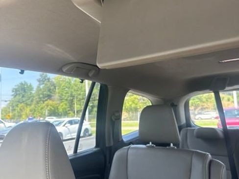 Used 2021 Honda Pilot Touring image 11