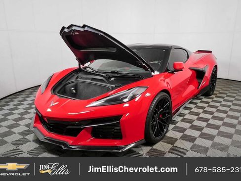 Used 2024 Chevrolet Corvette Z06 w/ Chrome Exterior Badge Package RWD image 29