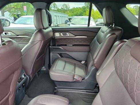Used 2025 Ford Explorer Platinum w/ Ultimate Package RWD image 29