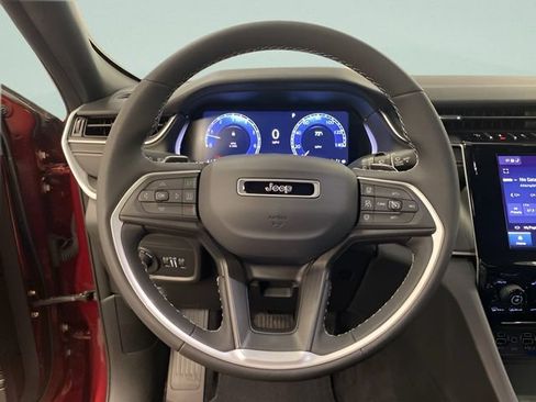 Used 2023 Jeep Grand Cherokee Altitude AWD/4WD image 19