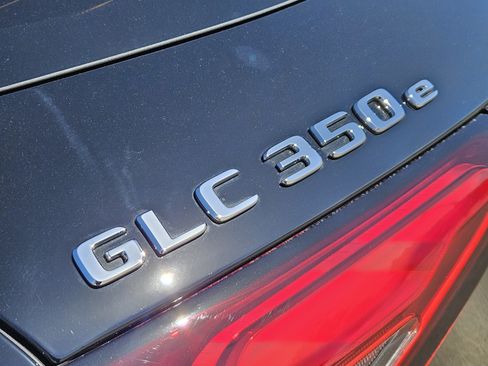 Used 2025 Mercedes-Benz GLC 350e 4MATIC image 13