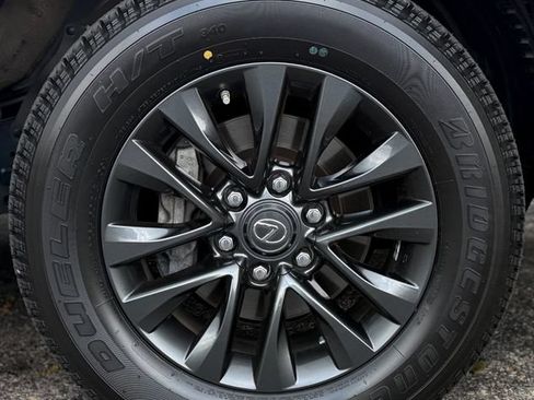 Certified 2023 Lexus GX 460 Premium AWD/4WD image 13