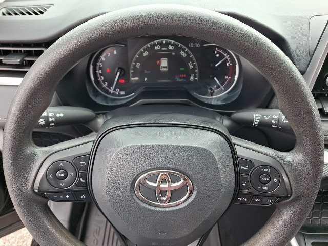 Used 2024 Toyota RAV4 LE AWD/4WD image 4