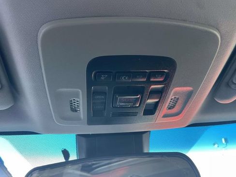 Used 2019 Toyota Camry SE FWD image 30